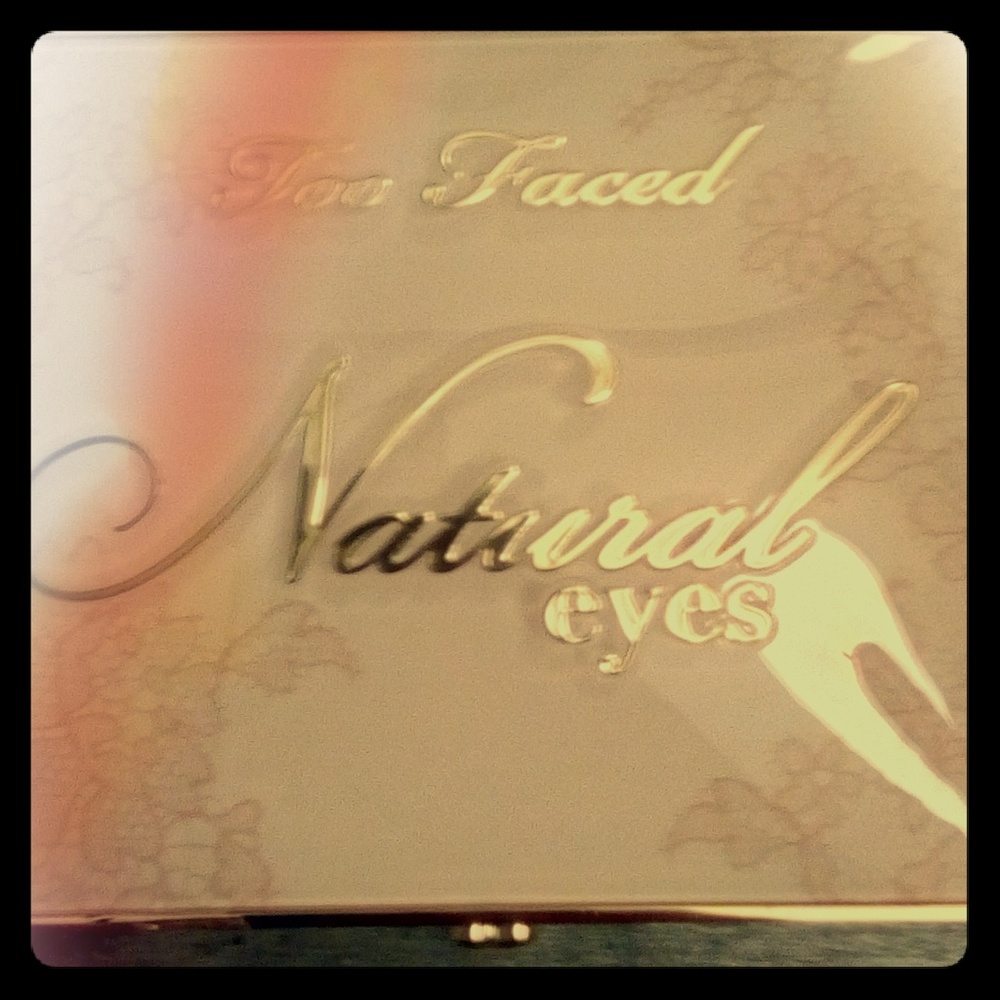 SOLD ON ♏ERCARI Too Faced Natural Eyes
